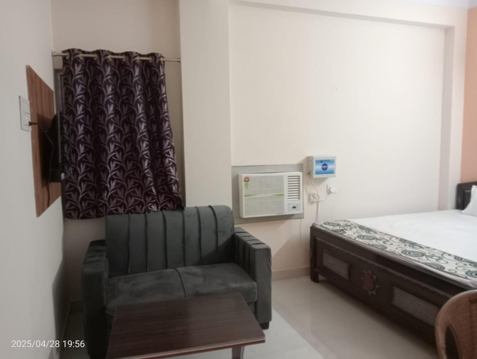 Hotel Vishwa Residency Патна Номер фото