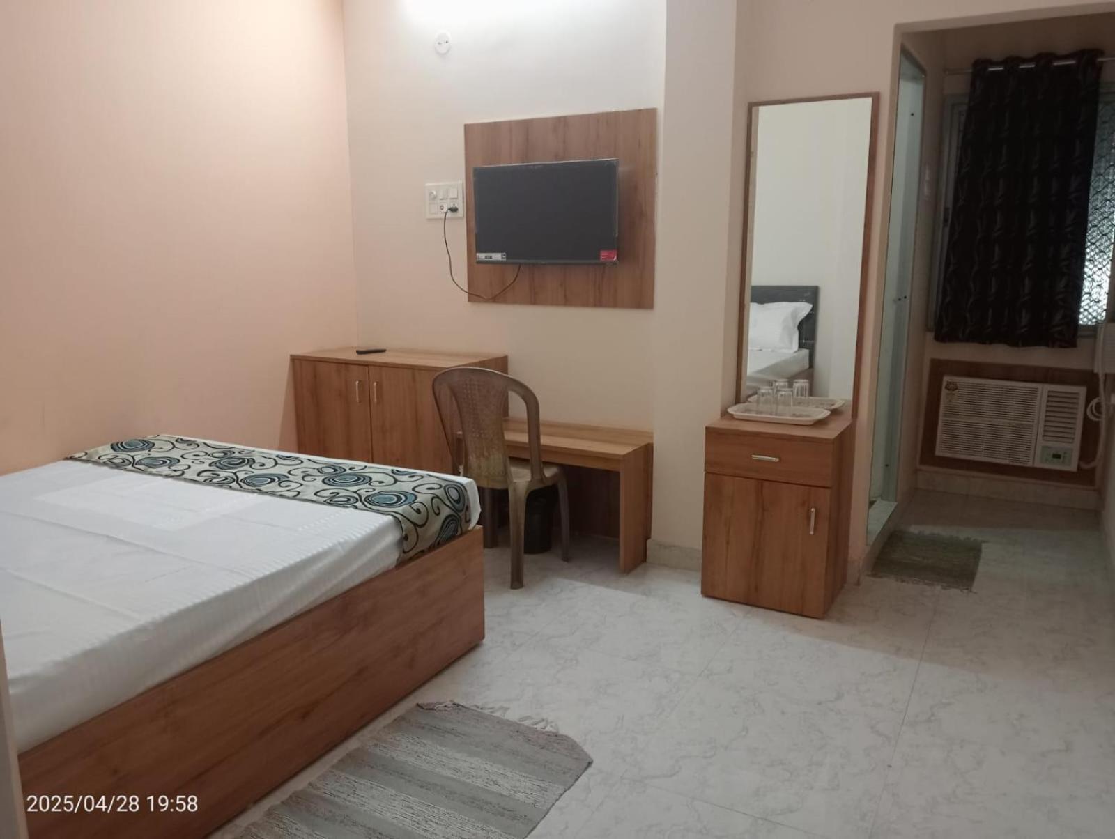 Hotel Vishwa Residency Патна Номер фото