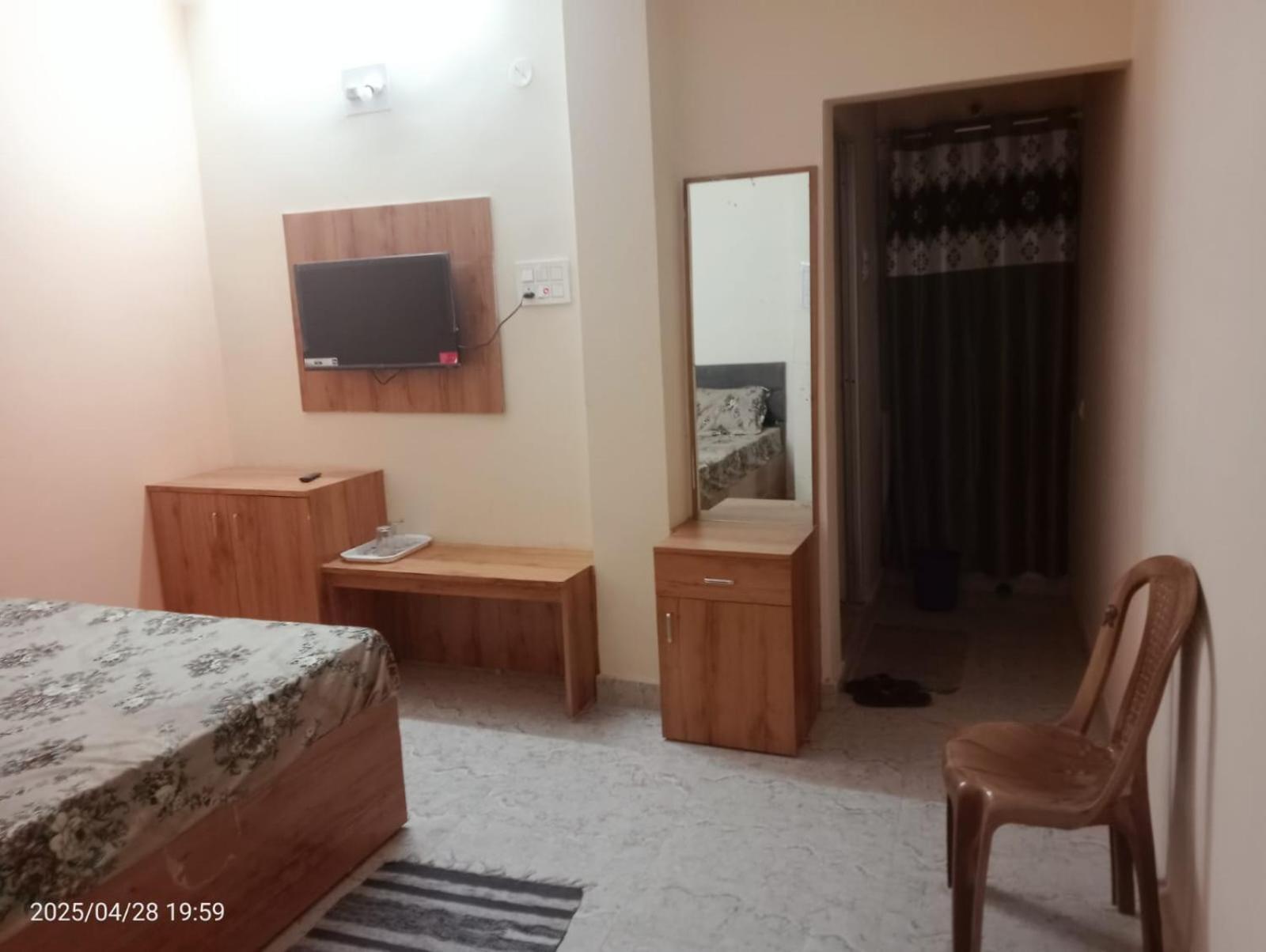 Hotel Vishwa Residency Патна Номер фото